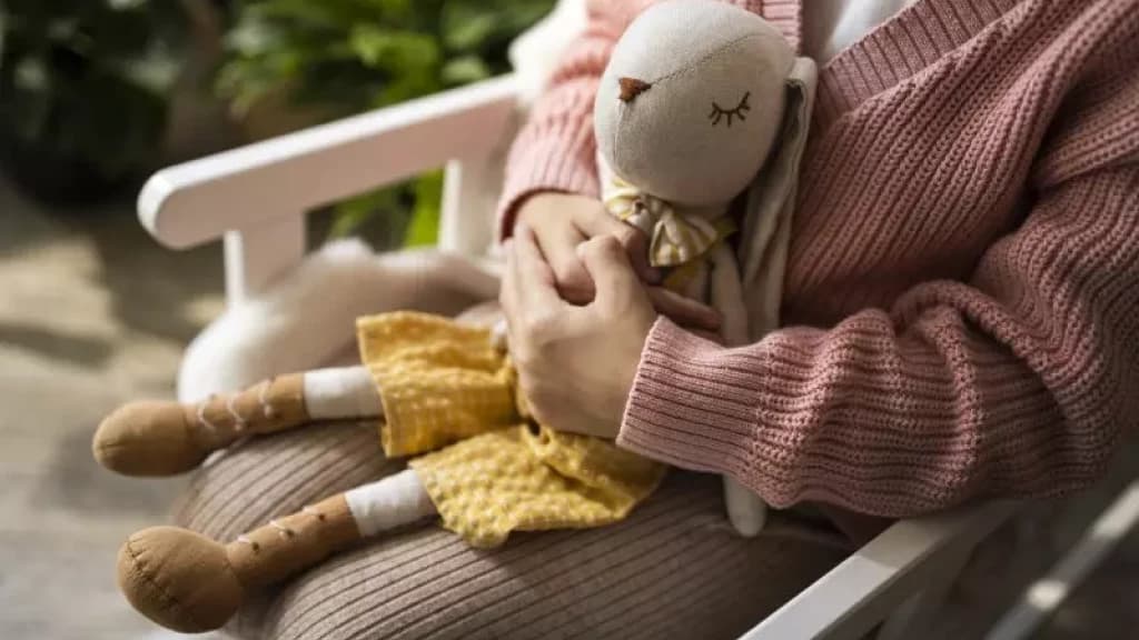 Homem é preso após perseguir e escrever “carta de amor” para menina de 10 anos