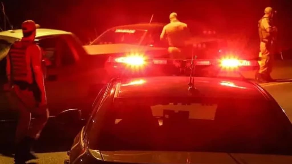 Homem leva coça do vizinho após tentar estuprar menina de 5 anos e acaba preso