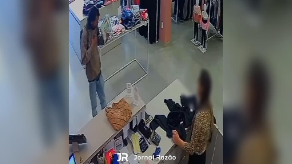 “Cadelas, vadias: homem ataca trabalhadoras em SC após tentar vender “kits para ajudar o RS”