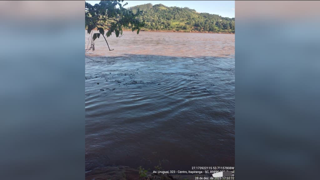 Jovem morre afogado tentado salvar adolescente