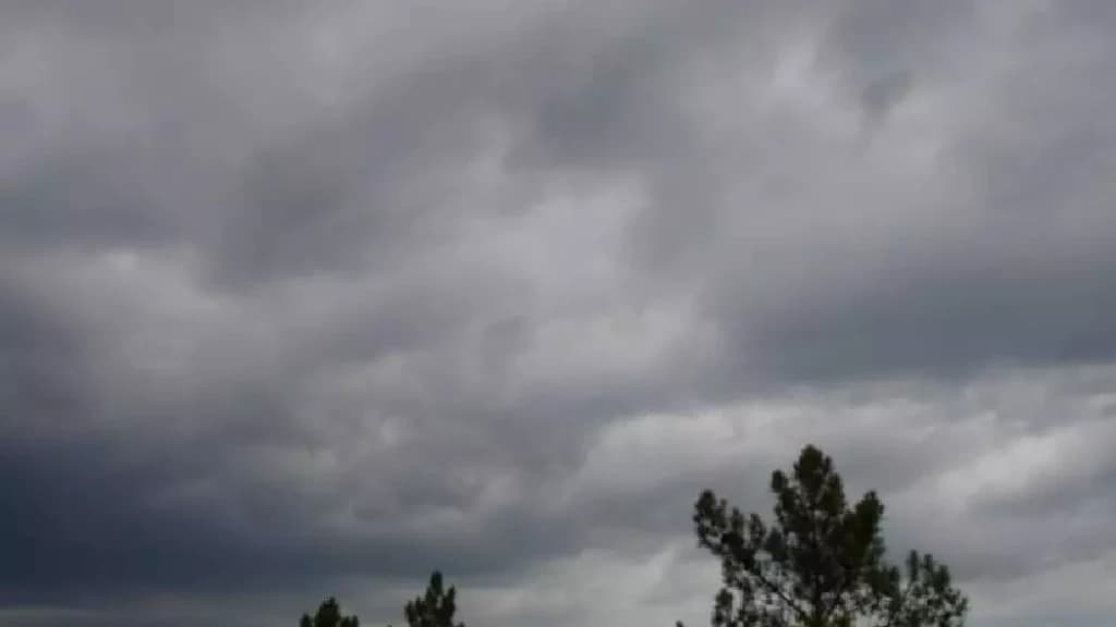 União entre frente fria e ciclone extratropical provoca instabilidade em SC