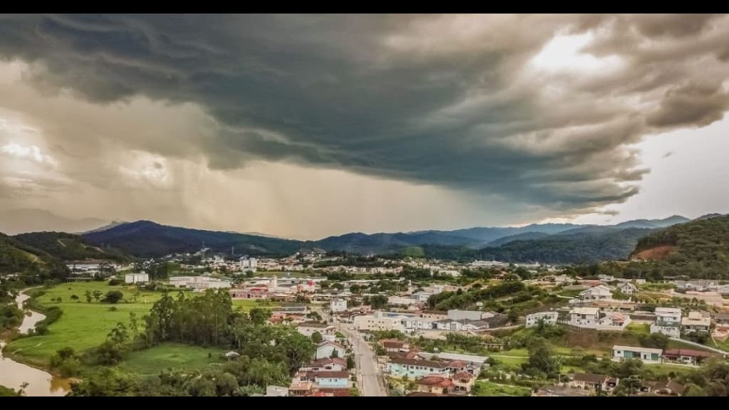 Ciclone pode provocar frio intenso no Vale do Itajaí nesta quinta (13)