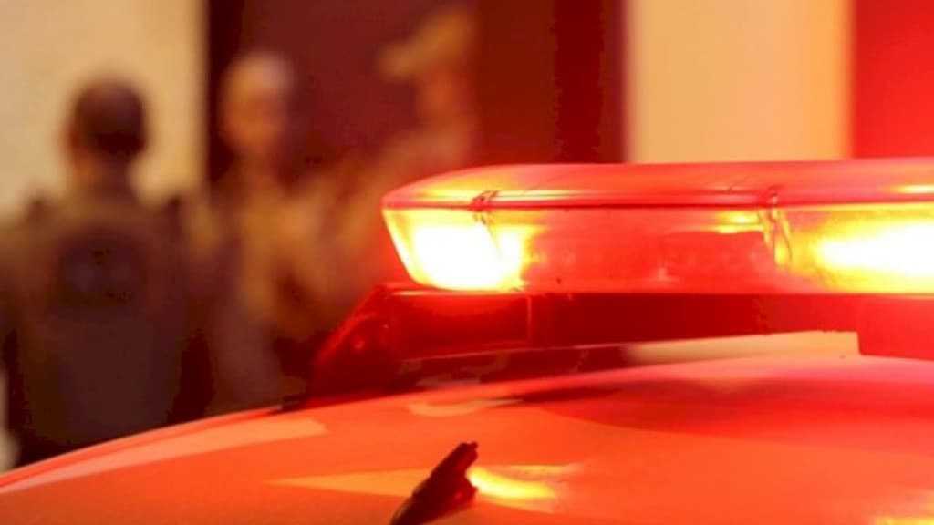 Bandido leva carro de idosa e deixa bicicleta para compensar