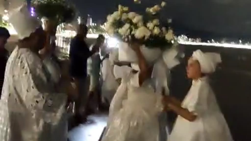 Celebração em honra a Iemanjá reúne devotos em Porto Belo