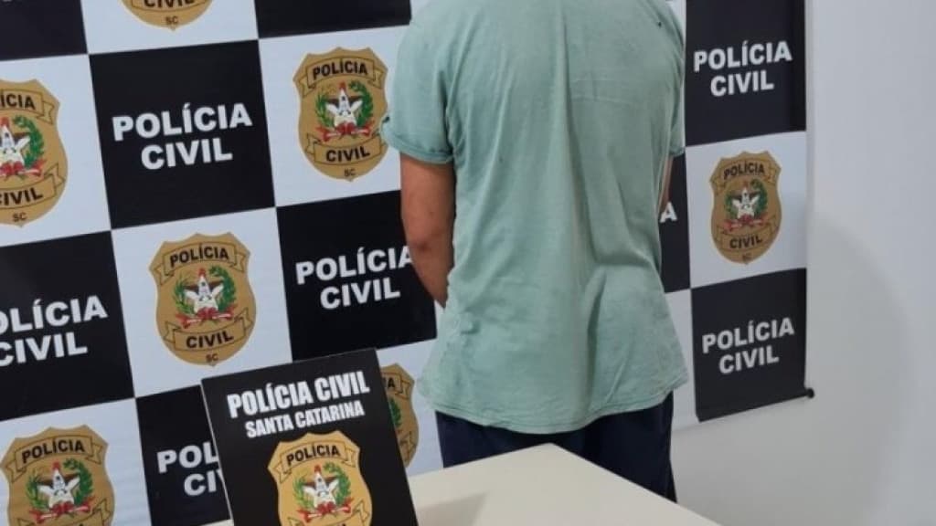 Homem não obedece ordem de abordagem e atropela policial militar em SC
