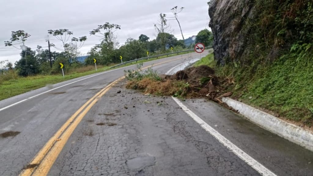 Queda de barreira interdita BR-280