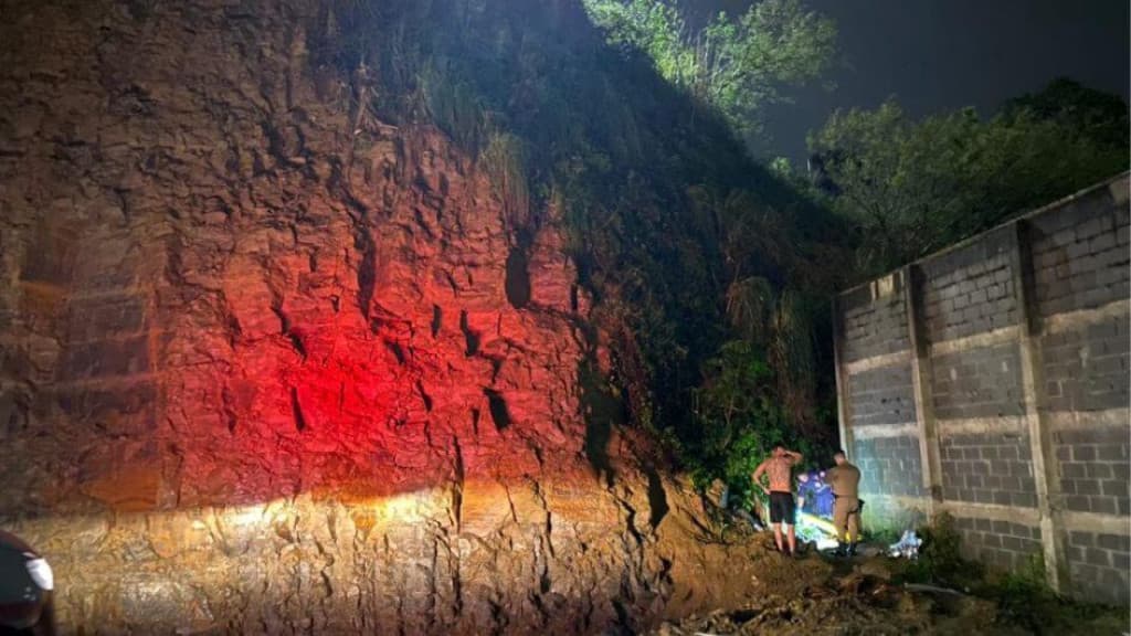 Mulher cai de mirante de 7 metros ao tentar apreciar vista de cidade catarinense