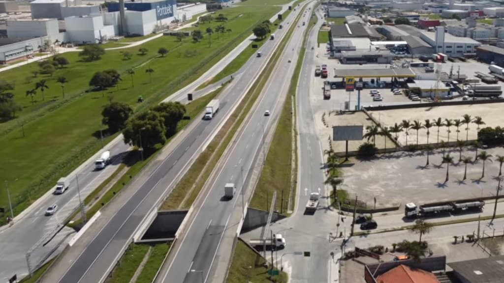 Sem avisar ninguém, Autopista fecha entradas de Tijucas e revolta moradores