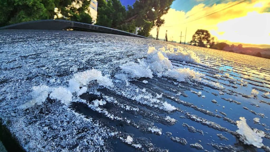 Após registro de neve, cidades de SC têm temperatura negativa neste sábado (15)