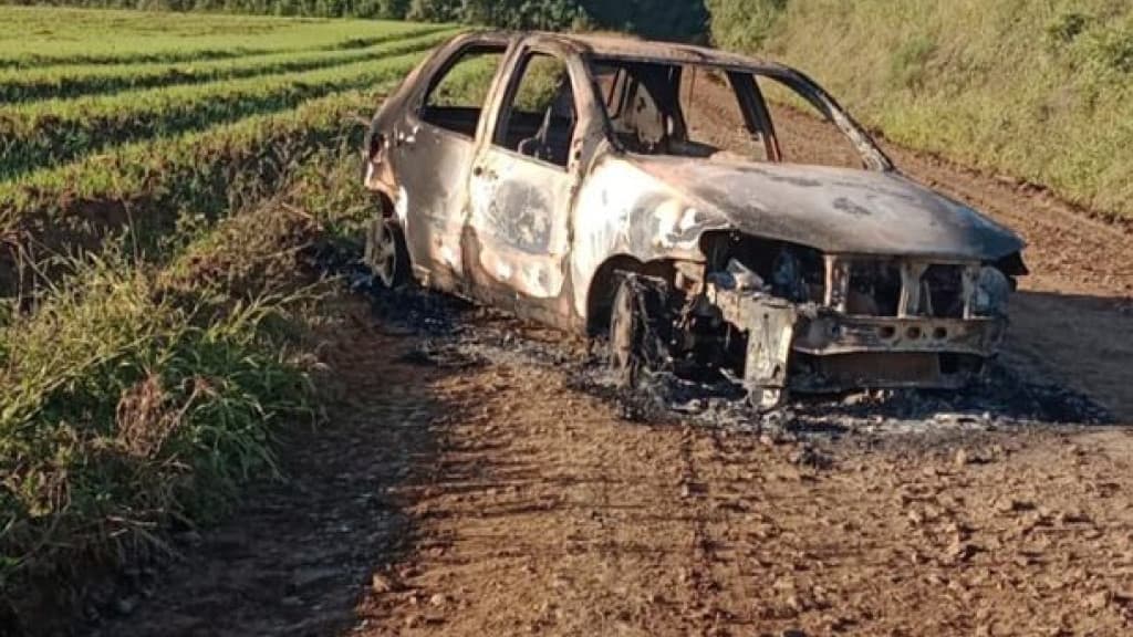 Corpo de homem é encontrado carbonizado dentro de veículo em Canoinhas
