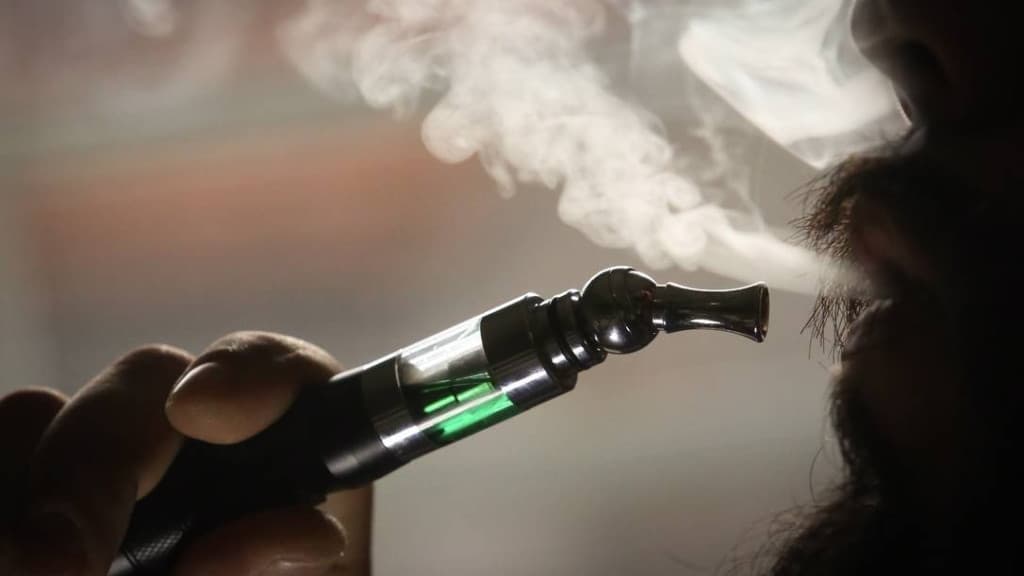 PM descobre que tabacaria de Itapema vendia “maconha líquida”