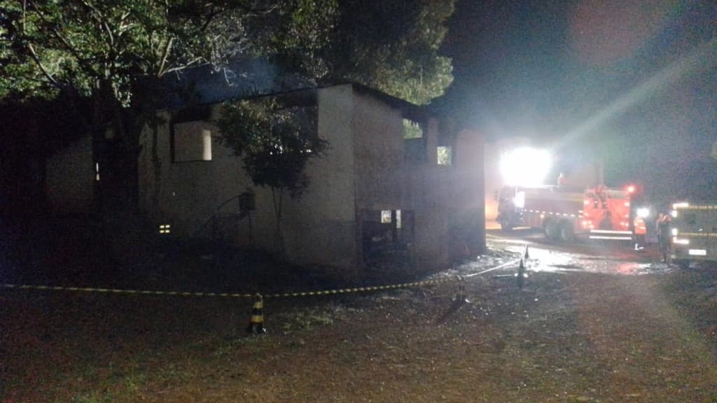 Incêndio em residência mata vítima carbonizada
