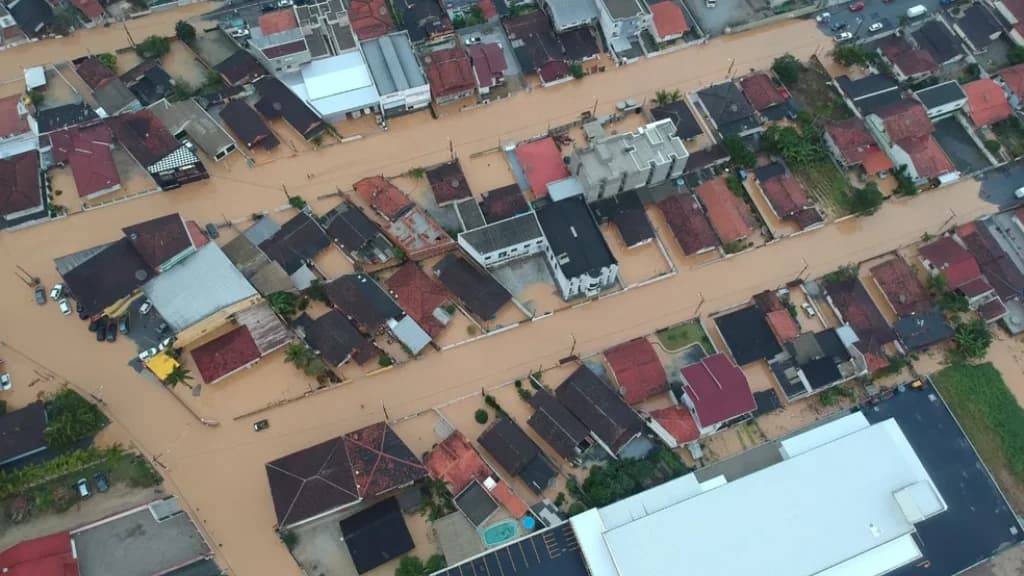 Ciclone extratropical ameaça Sul do Brasil com temporais severos