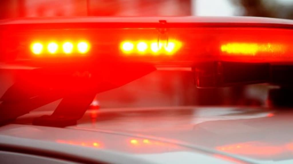 Discussão de trânsito termina com homem baleado nas pernas na SC-114