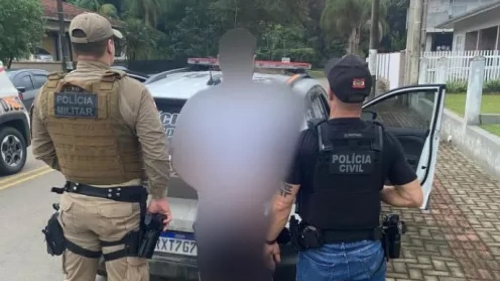 Tio estupra do sobrinho, filma o crime e divulga na internet