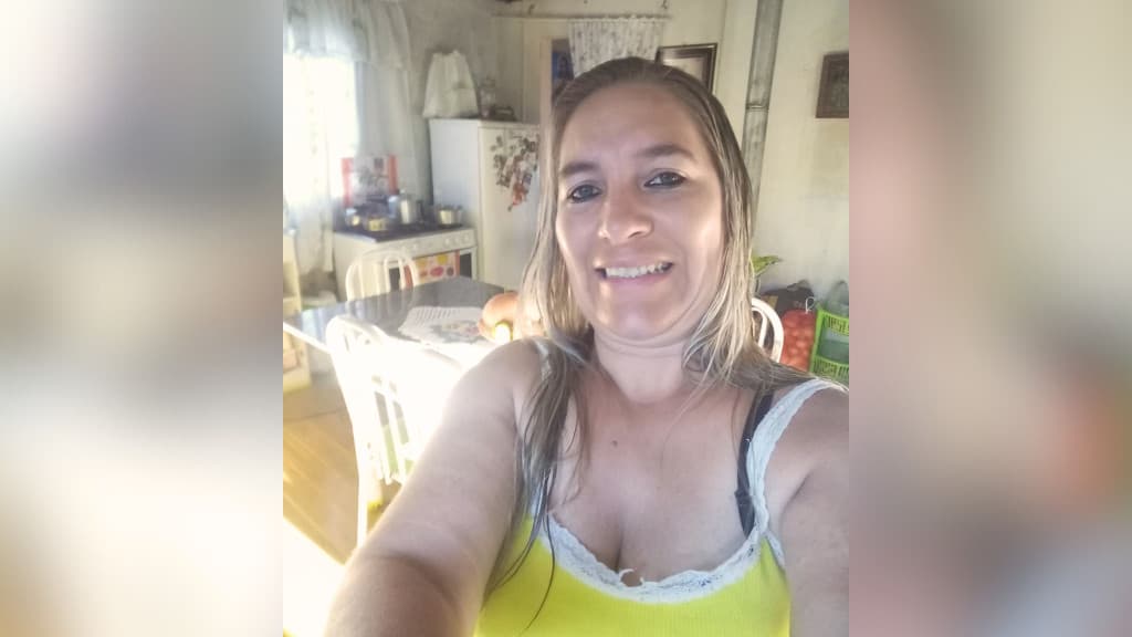 Mulher é brutalmente assassinada com tiro e facadas em SC