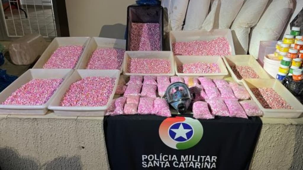 PM flagra laboratório de ecstasy com mais de 75 mil comprimidos no Vale do Itajaí