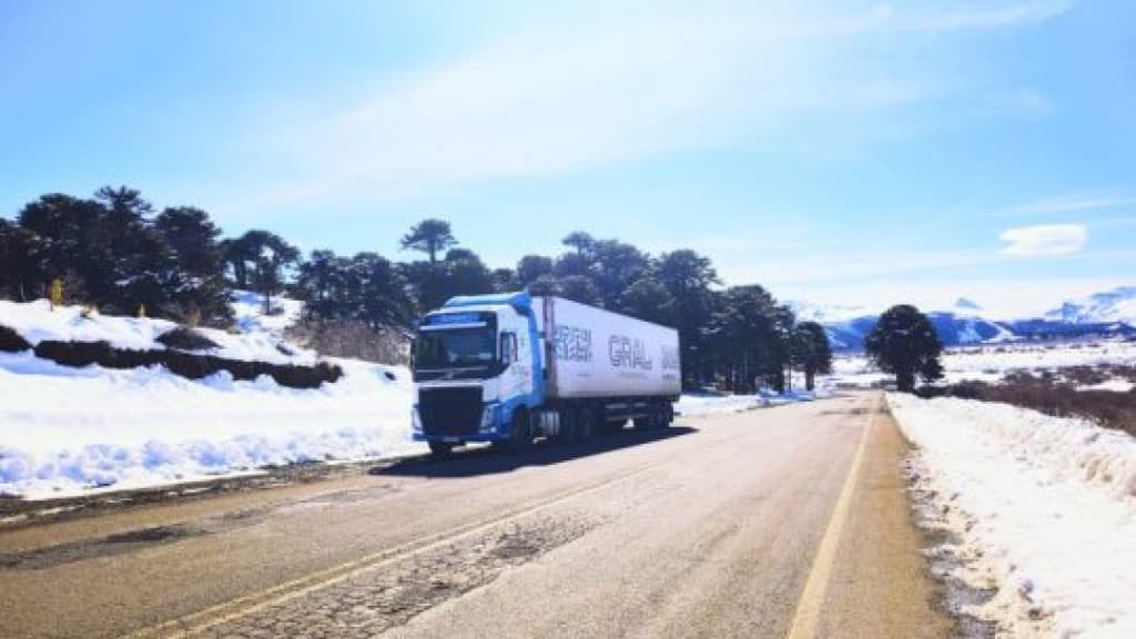 Caminhoneiro de SC está há 20 dias preso em nevasca na Argentina