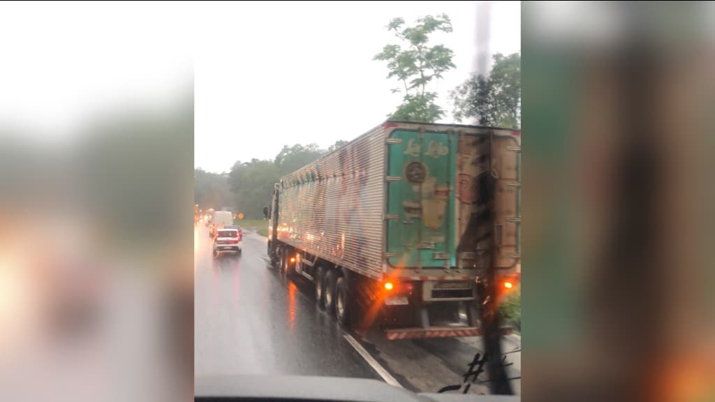 Gravíssimo acidente deixa dois feridos na BR-470, no Vale do Itajaí