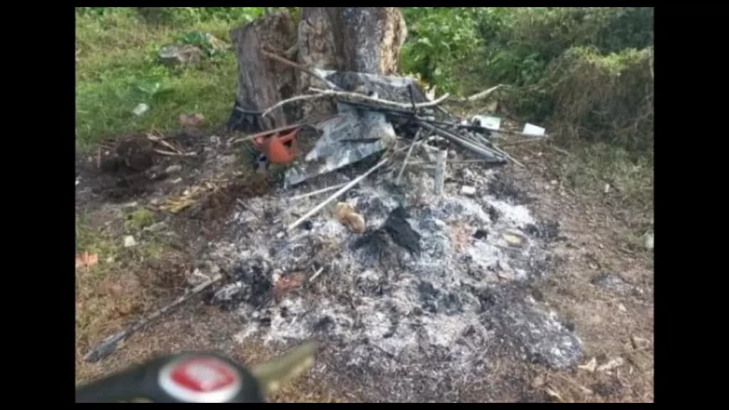 Idoso é preso após incendiar roupas da companheira durante crise de ciúmes