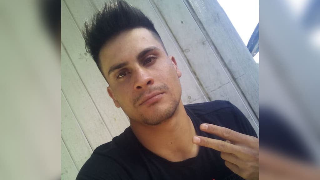 Caminhoneiro encontra homem esfaqueado na estrada