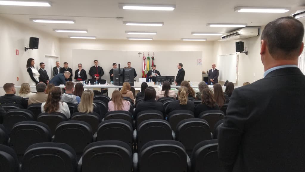 Busca por respostas: Julgamento de massacre em creche de Saudades tem início