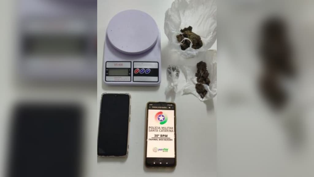 “De quanto você quer?”: Traficante é preso após oferecer drogas a policiais