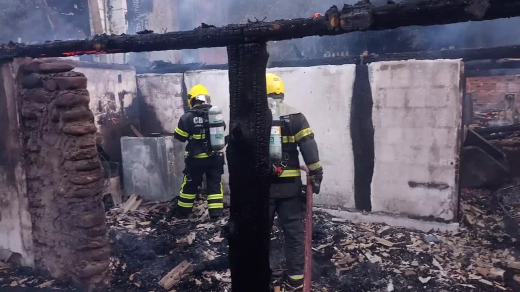 Incêndio em residência mata criança de 5 anos