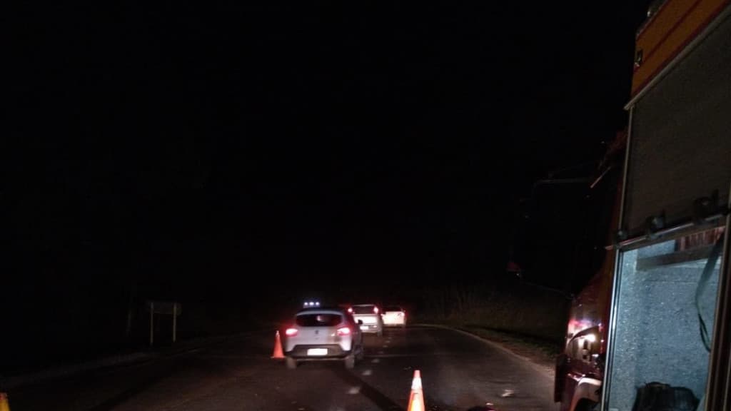 Homem seminu é encontrado morto na BR-470