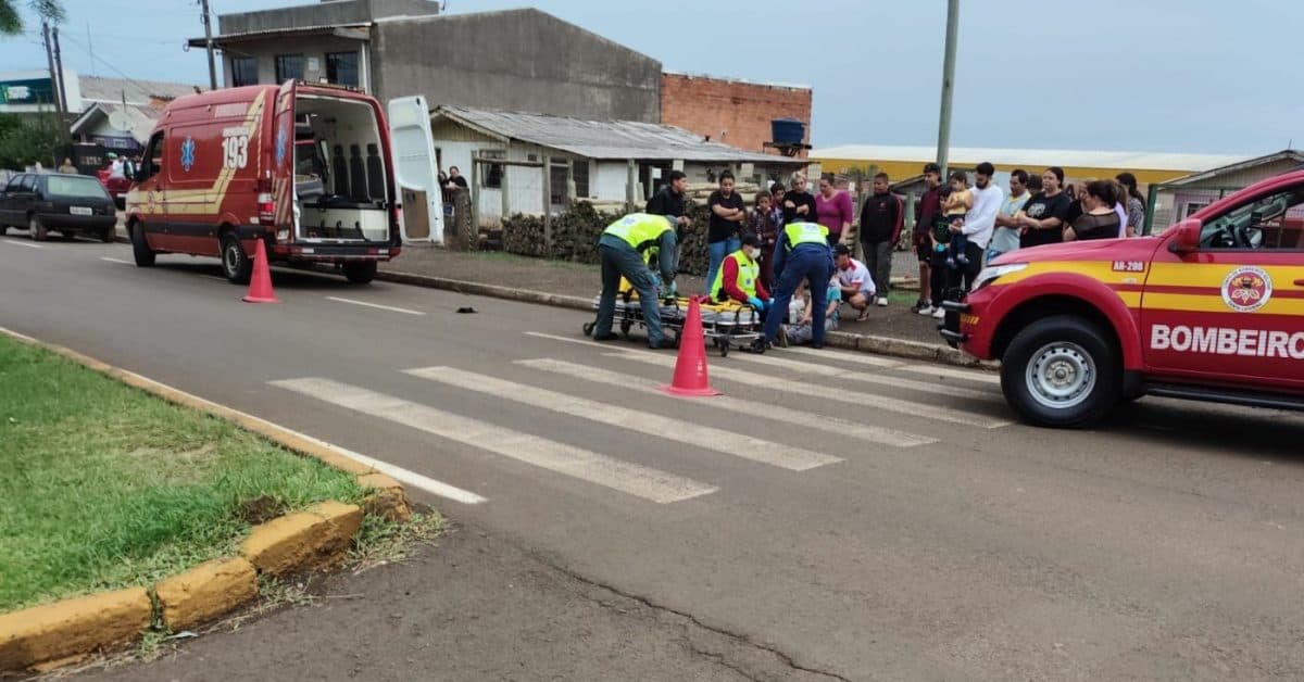 Criança de 10 anos atropelada enquanto andava de bicicleta e vai parar no hospital