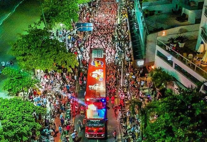 Carnaval em Balneário Camboriú: Festa continua animada no terceiro dia de folia