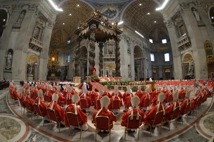 Capela Sistina trancada: começa a disputa pelo comando da Igreja Católica