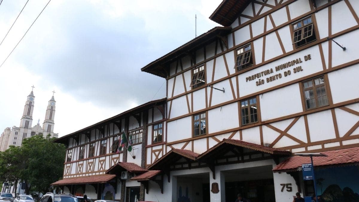 São Bento do Sul abre processo seletivo com salários de quase R$ 20 mil