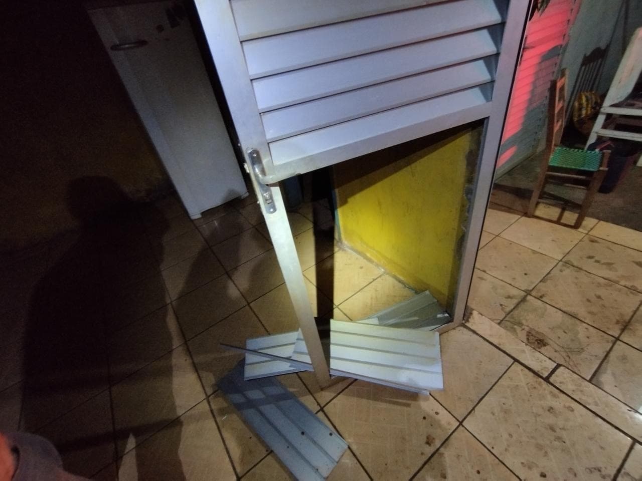 Homem invade casa, agride casal de idosos e ameaça com facão em SC