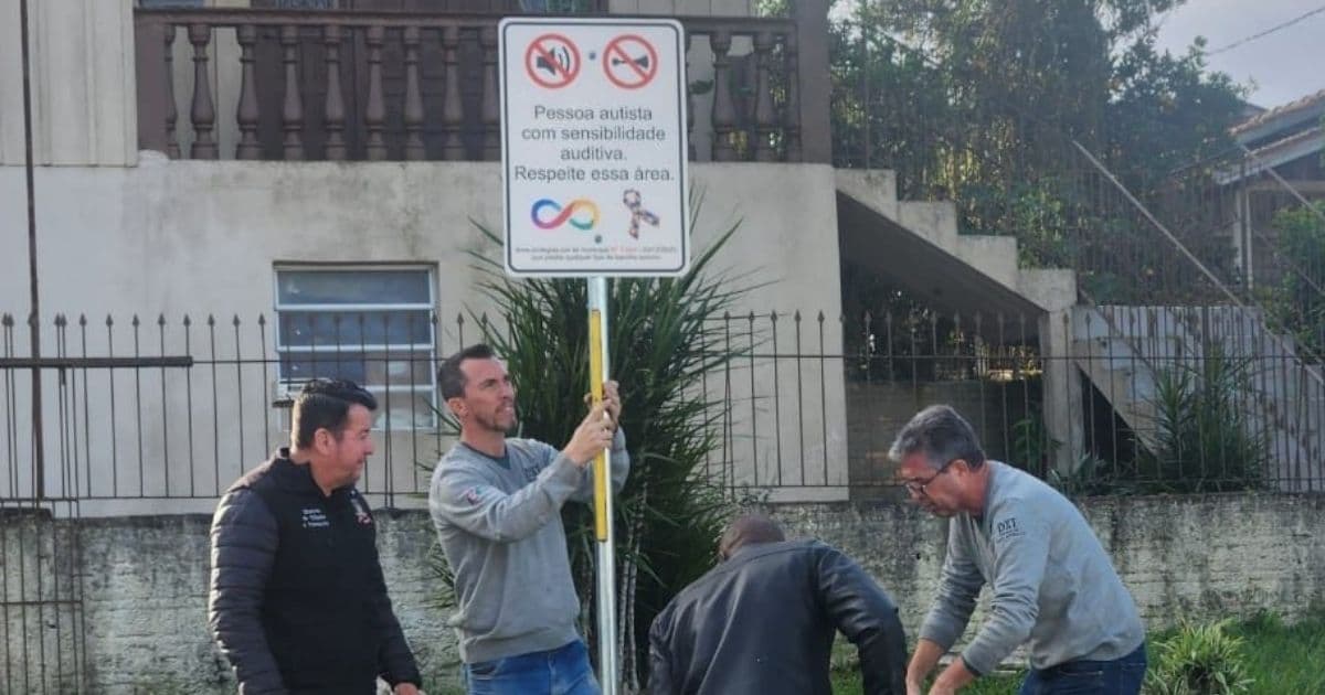 Placas de “Ambiente Silencioso” são instaladas para proteger pessoas autistas em SC