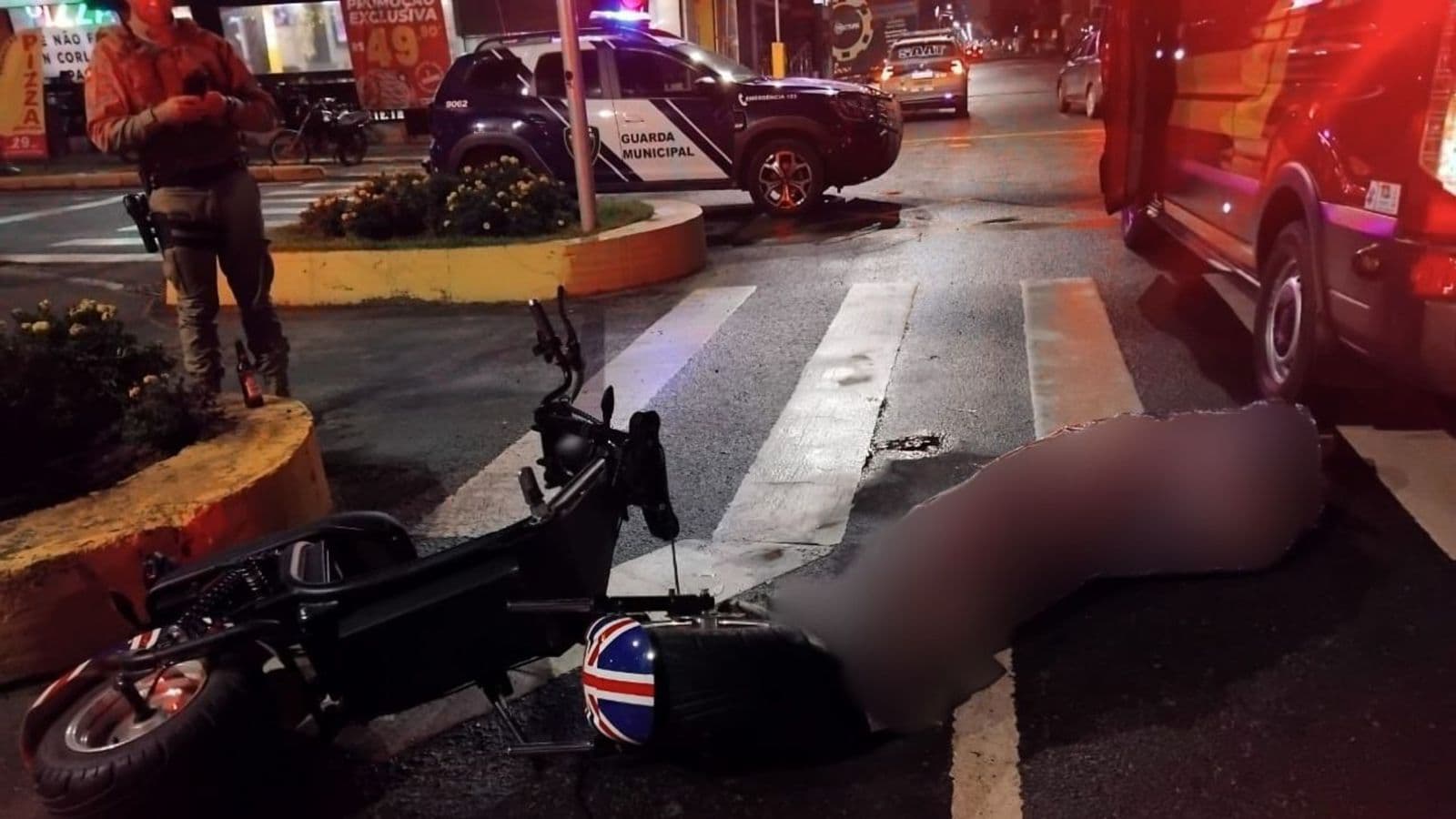 Homem morre após cair de patinete elétrico em Itajaí