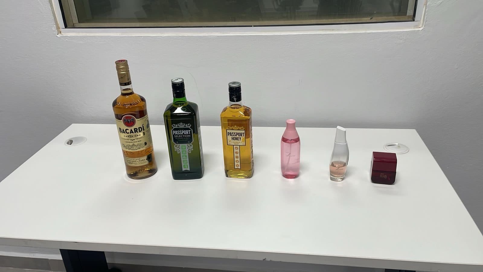 Perfume importado, calçado caro e até bebida: ladrão é detido por populares  
