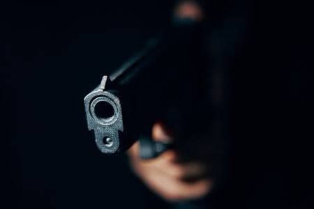 Encapuzados, criminosos roubam Hilux e fazem “arrastão” em casa de São João Batista