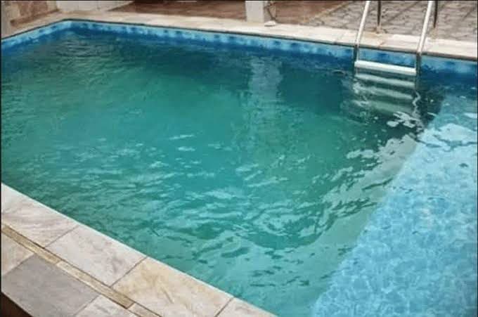 Criança de 2 anos morre afogada em piscina de casa em Guaramirim