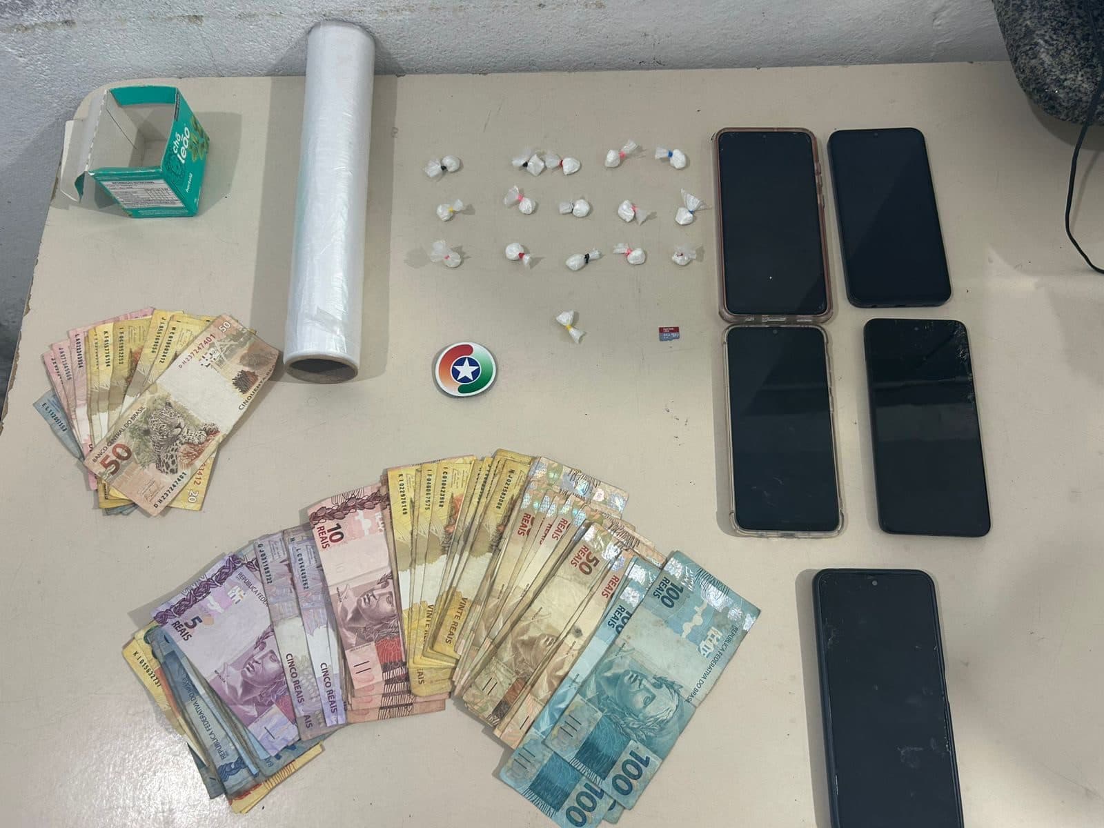 Casal é preso em flagrante por tráfico de drogas em Itapema