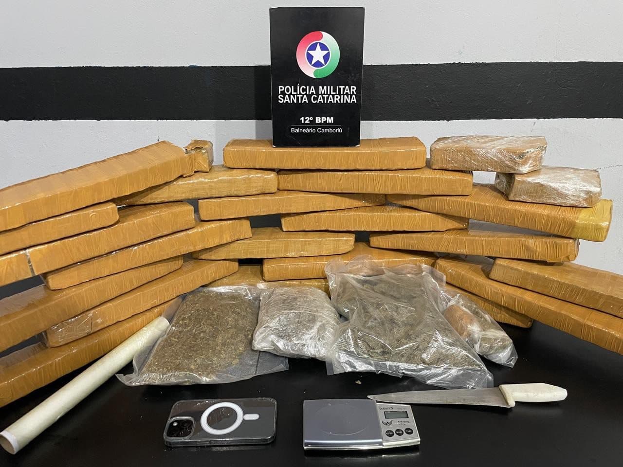 Homem é preso com mais de 18 kg de drogas após operação da PM em Balneário Camboriú e Itajaí