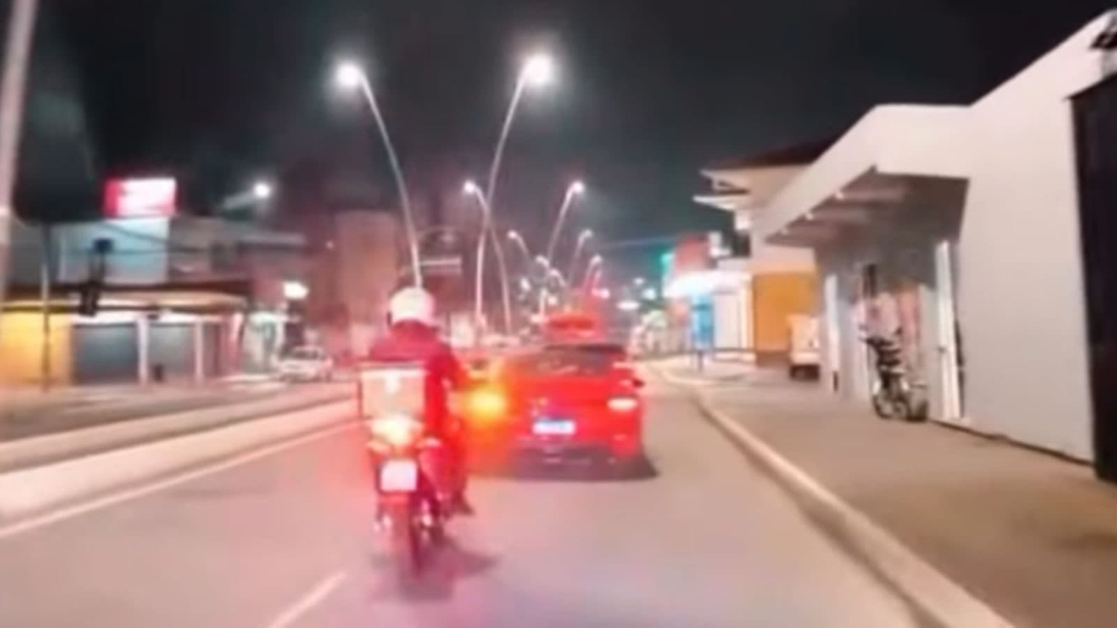 Carros de luxo da Bahia e Rio de Janeiro são apreendidos após racha em ruas de BC