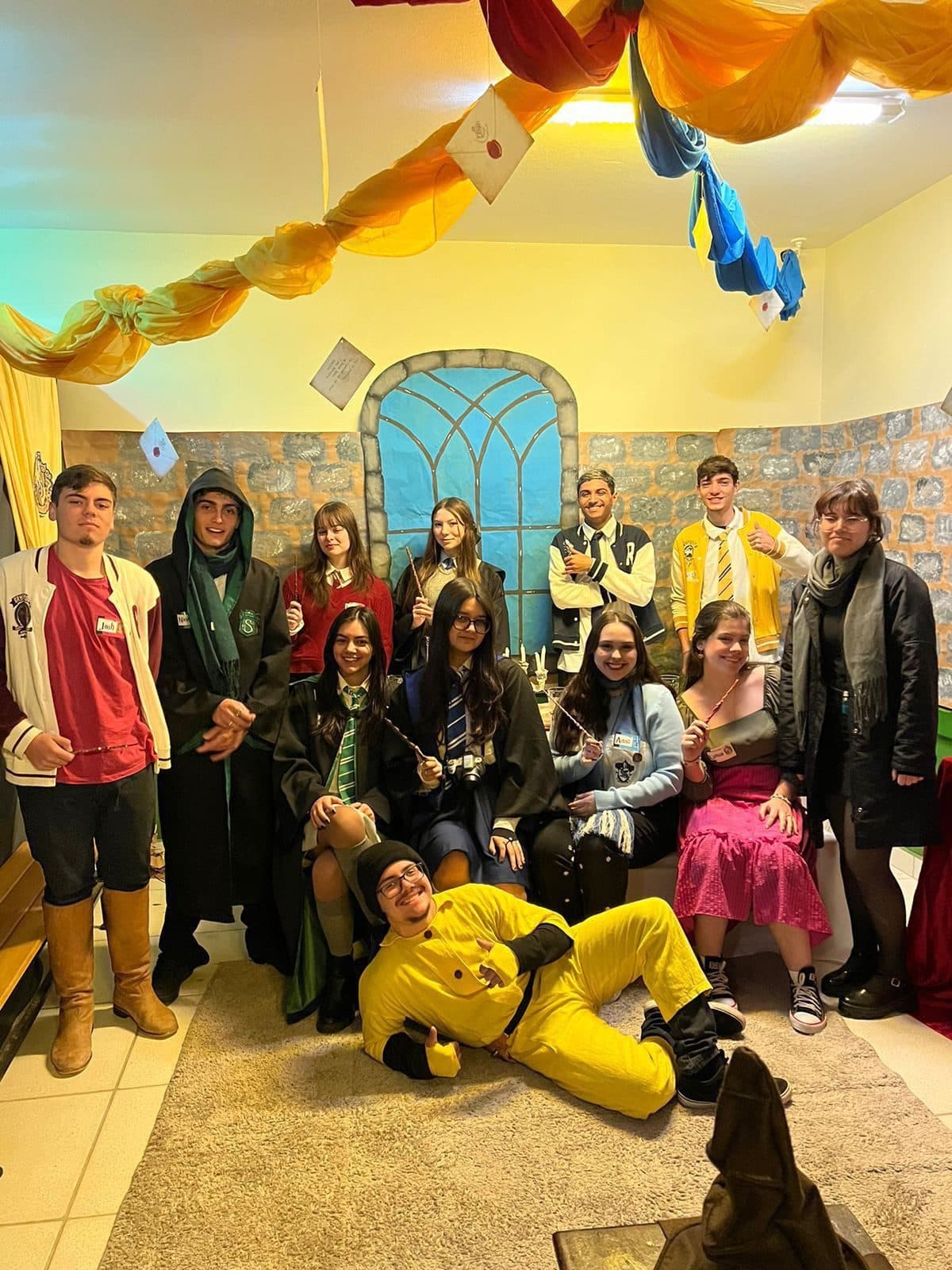 Alunos de Tijucas criam sala temática de Harry Potter com mistério e enigmas