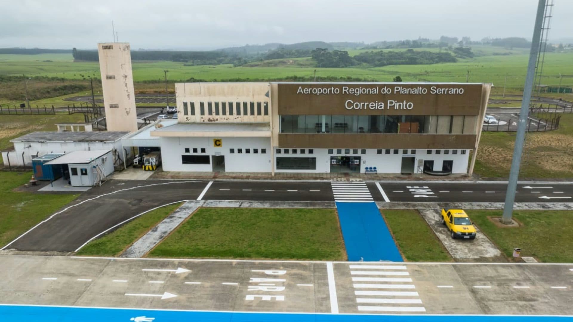 Após quase cinco meses parado, aeroporto da Serra Catarinense retoma voos comerciais 