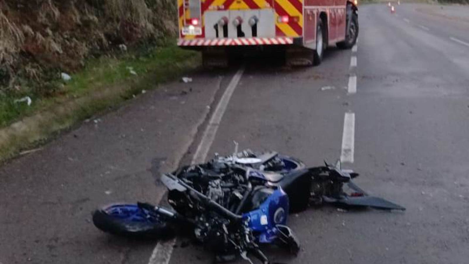 Motociclista morre após atingir pedestre que tirava selfie em rodovia de SC