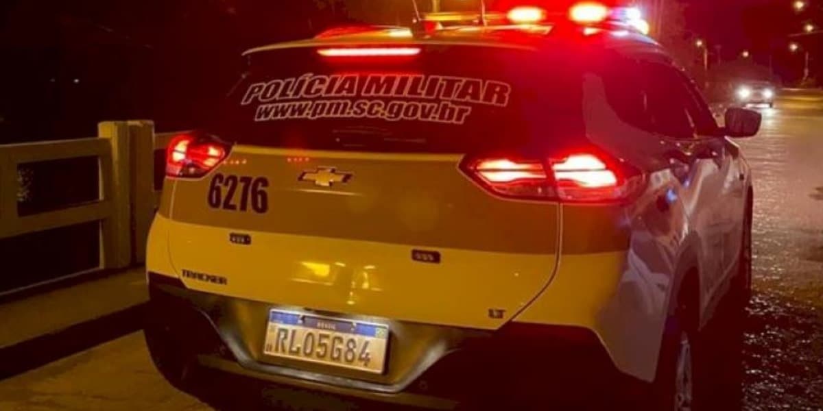Homem é preso após estuprar a própria filha de 15 anos em SC; desconfiada, a mãe deixou um celular gravando