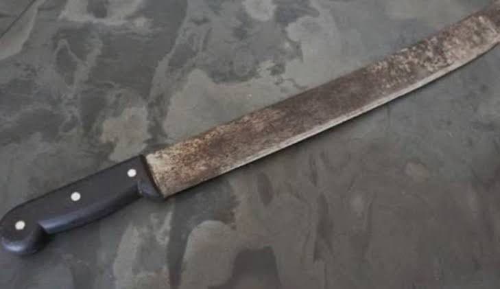Homem invade casa e tenta matar ex-colega de trabalho após rejeição em SC