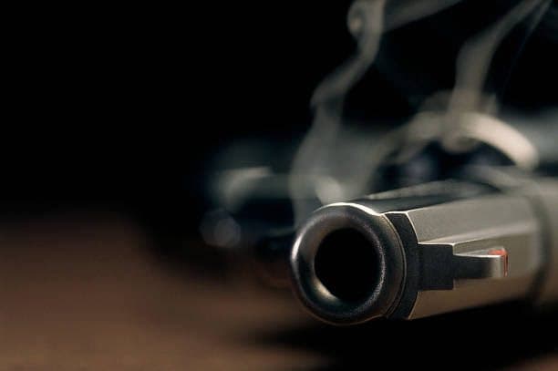 Discussão em bar termina com adolescente de 15 anos baleada no Litoral de SC