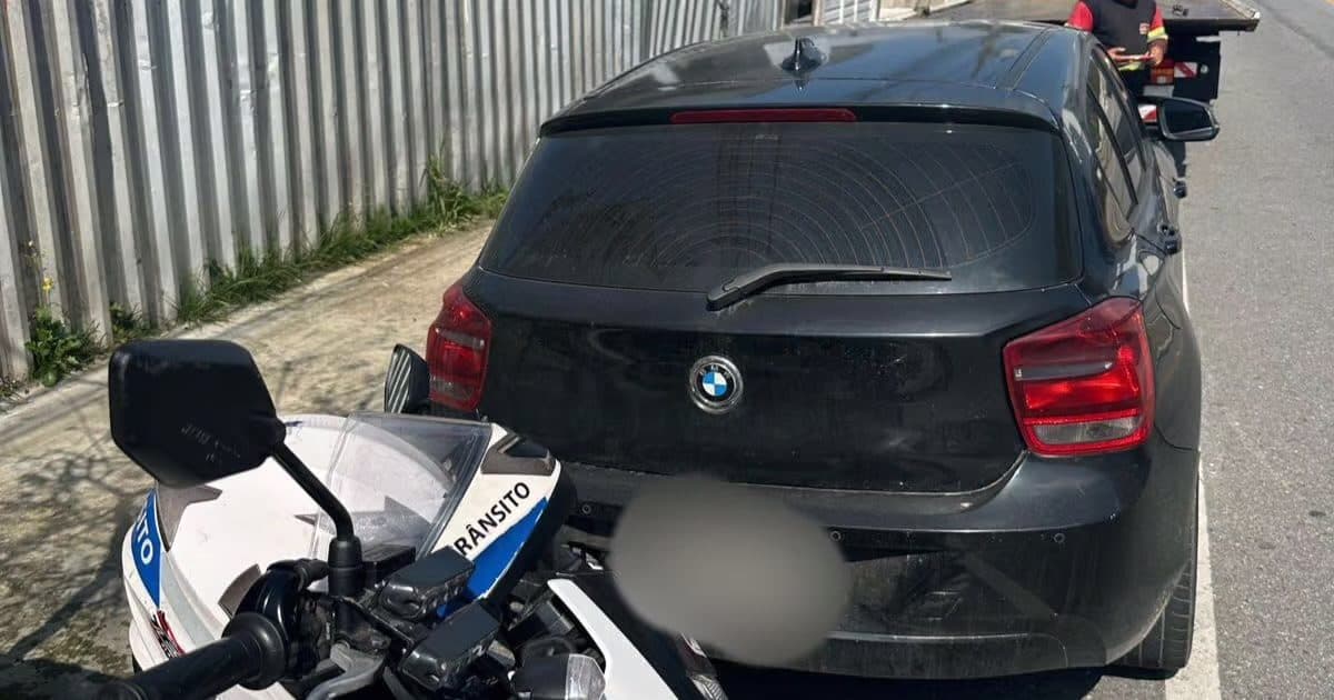 BMW com R$ 16 mil em dívidas é guinchada em Balneário Camboriú