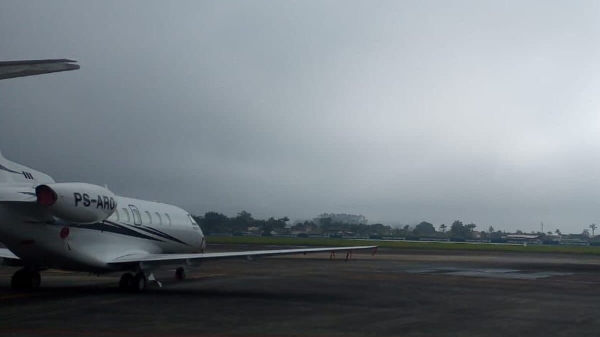 Nevoeiro fecha aeroporto de Navegantes e cancela voos em Santa Catarina